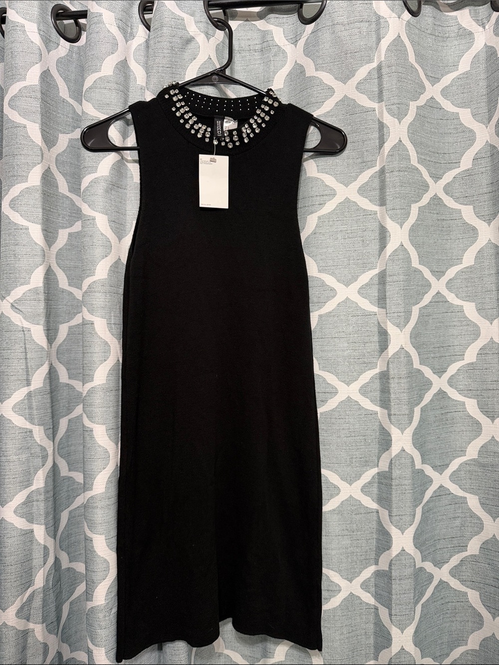 Black Sleeveless Jewel-Neck Sweater Dress